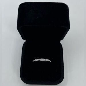 0.20 CT Double Twist Natural Diamond Wedding Ring